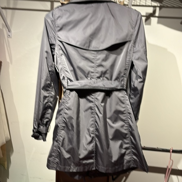 Burberry Raincoat - Picture 6 of 7